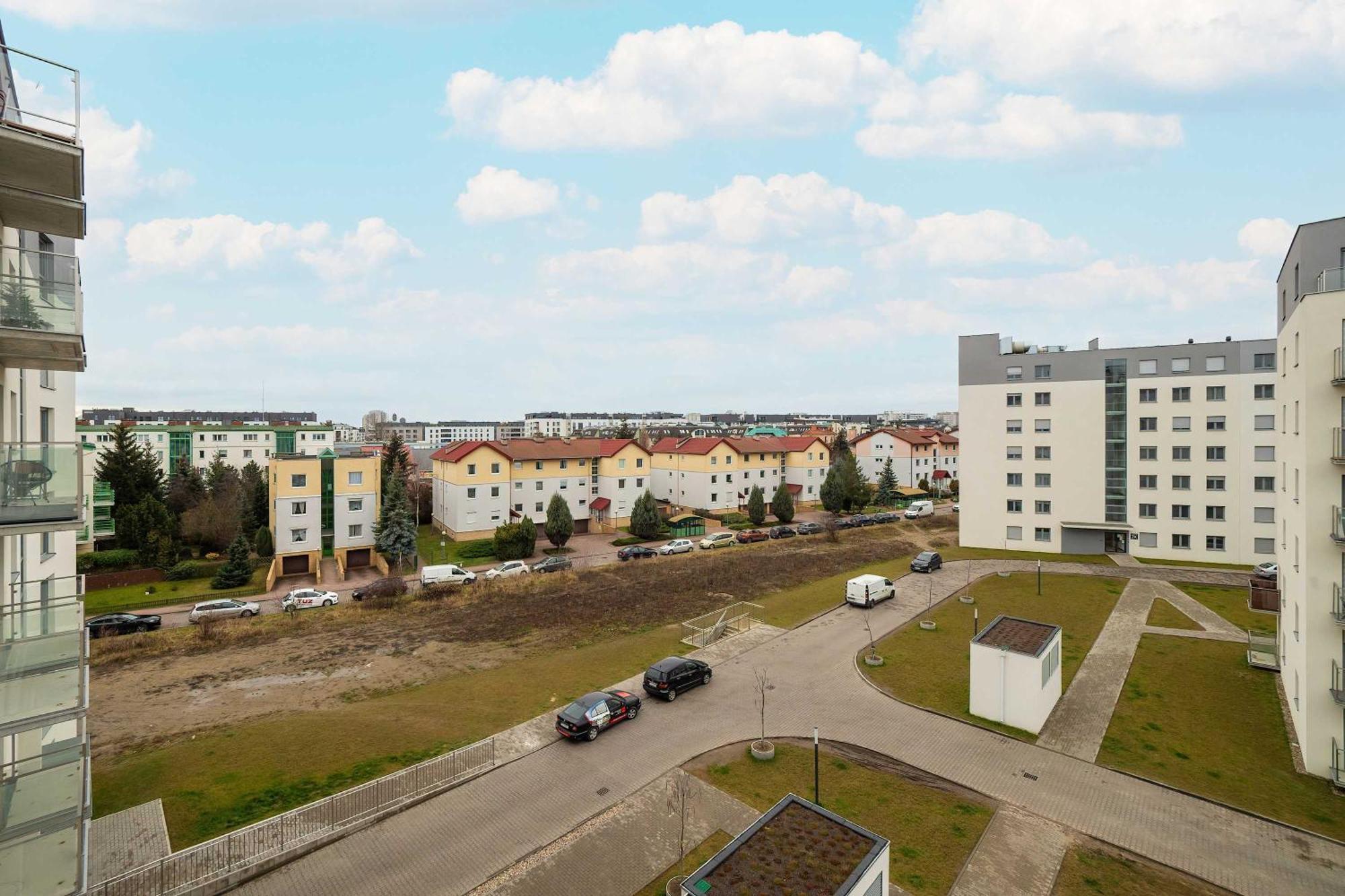 Beautiful With Balcony By Renters Apartament *